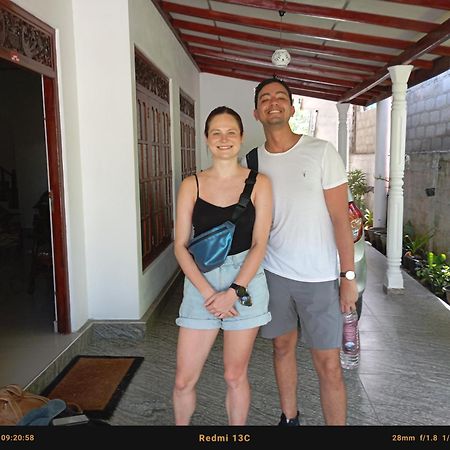 Southern Beach Surf Lodge Ahangama Eksteriør bilde