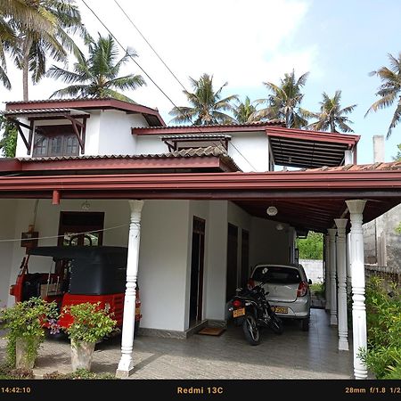 Southern Beach Surf Lodge Ahangama Eksteriør bilde