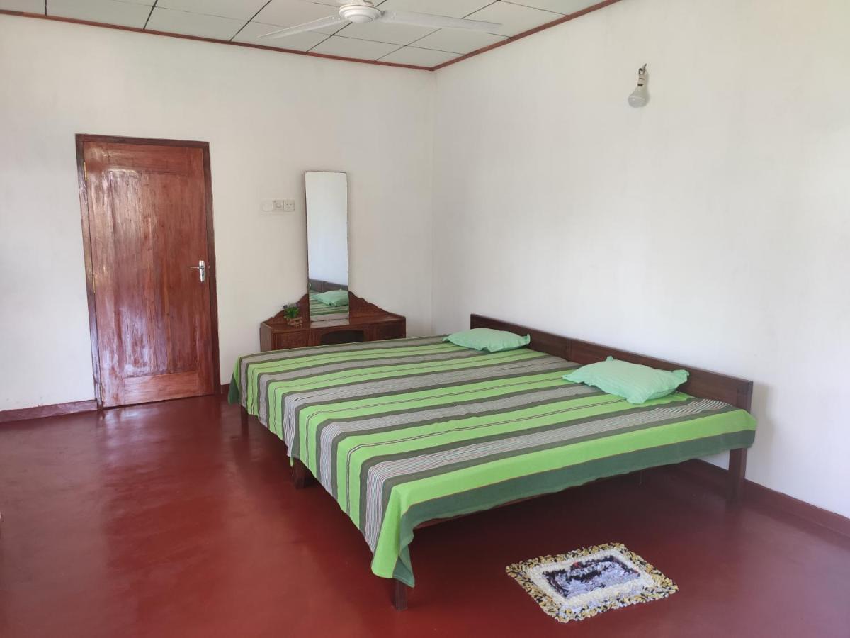 Southern Beach Surf Lodge Ahangama Eksteriør bilde