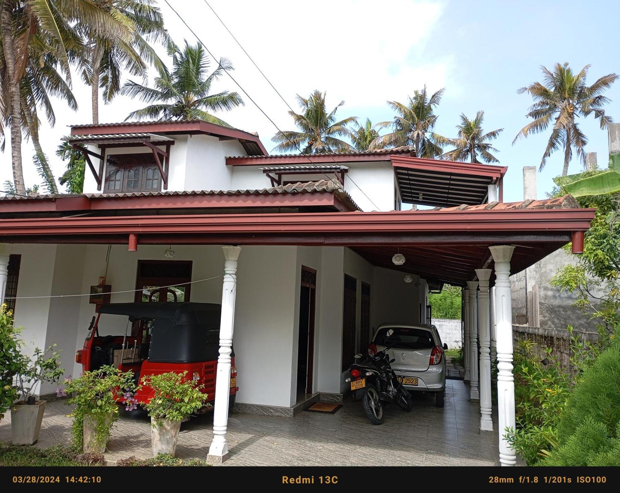 Southern Beach Surf Lodge Ahangama Eksteriør bilde