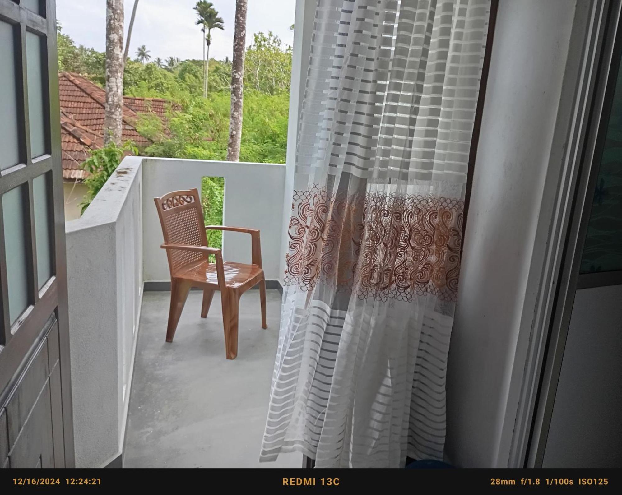Southern Beach Surf Lodge Ahangama Rom bilde