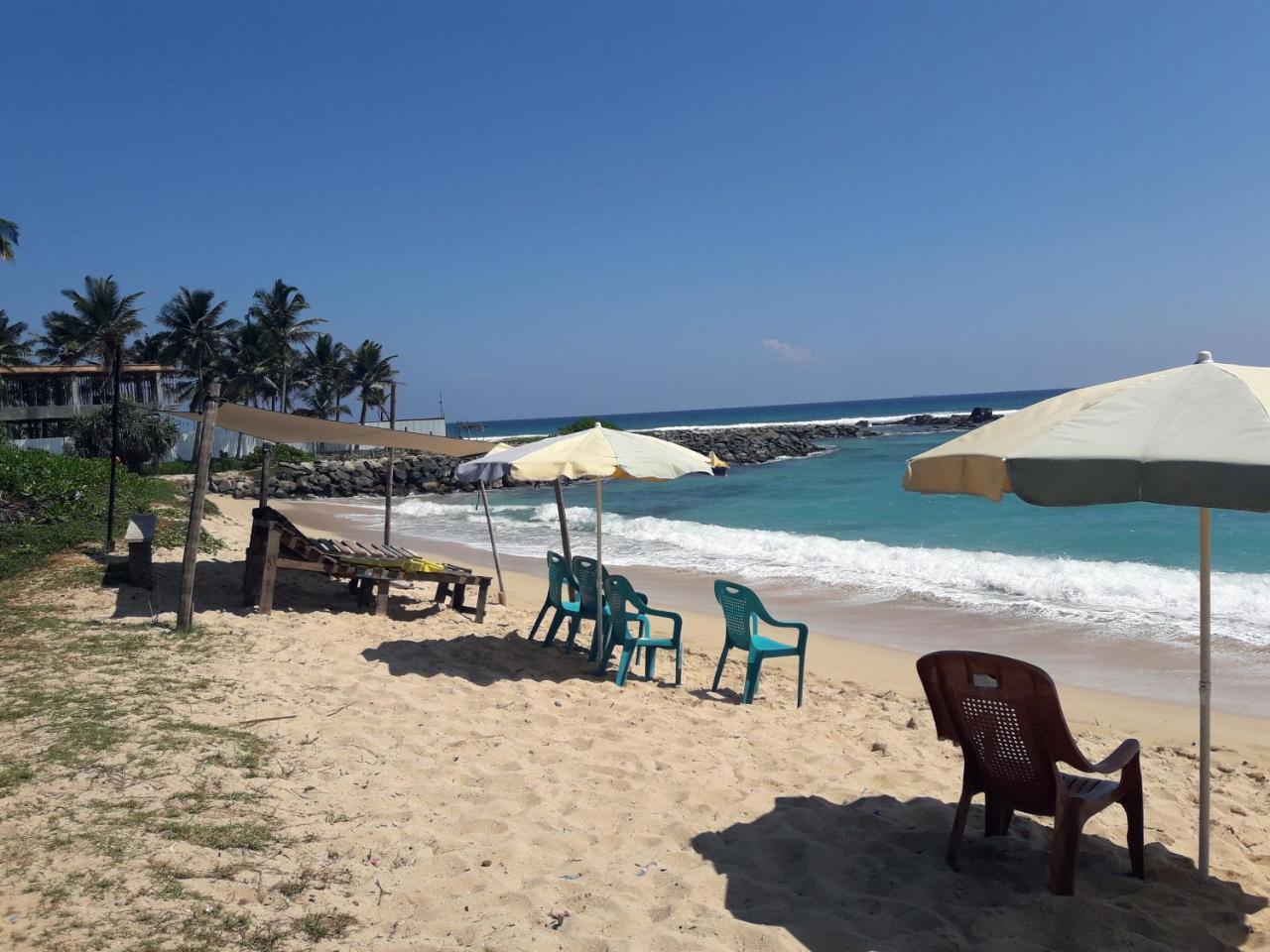 Southern Beach Surf Lodge Ahangama Eksteriør bilde
