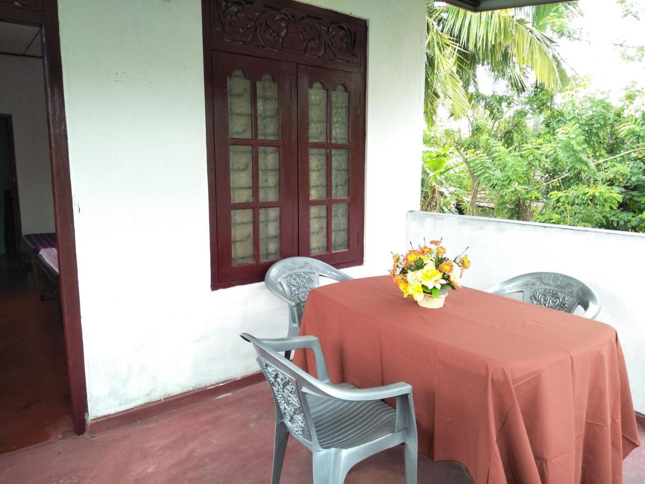 Southern Beach Surf Lodge Ahangama Eksteriør bilde